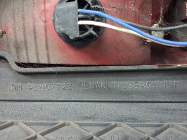 Задний правый стоп 8200415251 RENAULT