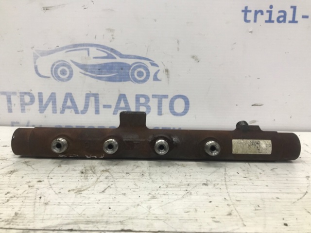 RENAULT 8200704212 Распределитель топлива (рампа) в наличии Ирпень