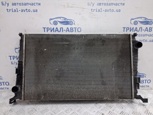 Радиатор охлаждения 8200880550 RENAULT