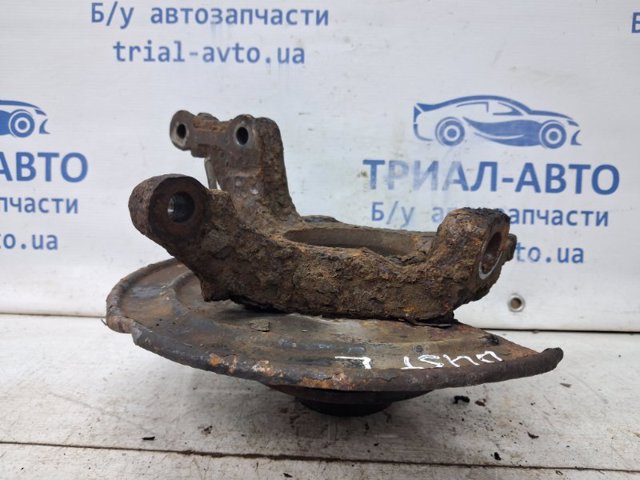 RENAULT 8200881914 Цапфа передняя левая в наличии Черновцы