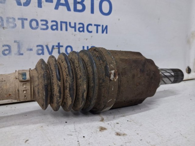 8201353627 Полуось (привод) передняя левая купить Винница