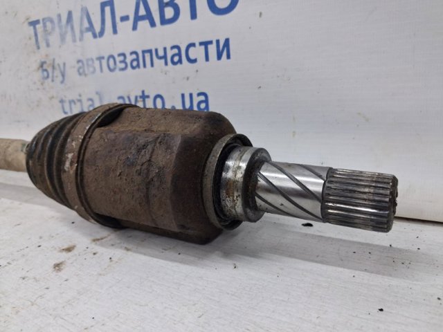 RENAULT 8201353627 Полуось (привод) передняя левая в наличии Тернополь