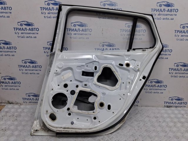 RENAULT 821007080R Дверь задняя правая в наличии Ирпень