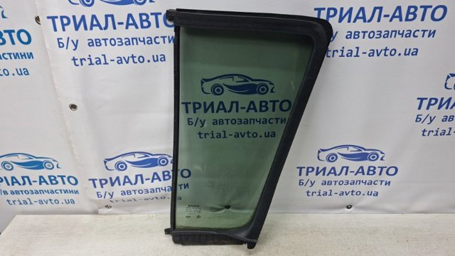 NISSAN 82262EB305 Стекло-форточка двери задней правой в наличии Украина