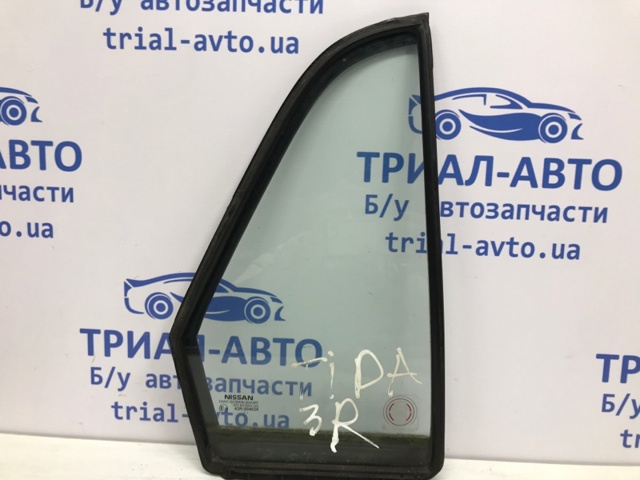Стекло-форточка двери, задней, правой 82262EL400 NISSAN