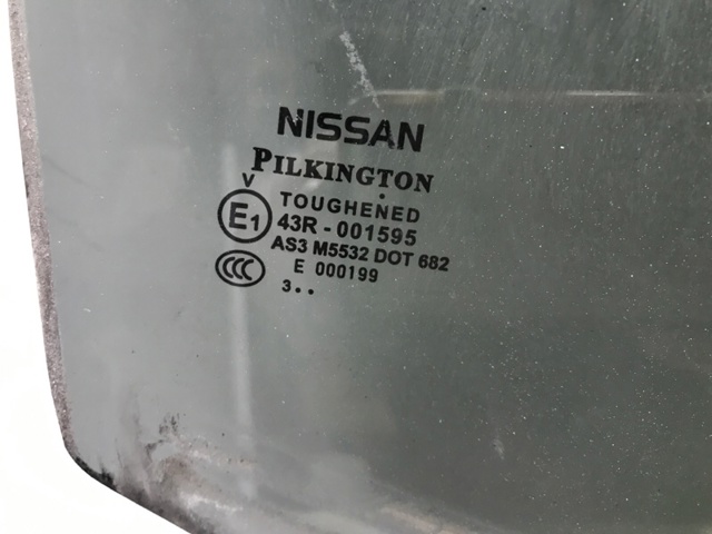 NISSAN 823004ET0A Стекло двери задней правой в наличии Ирпень