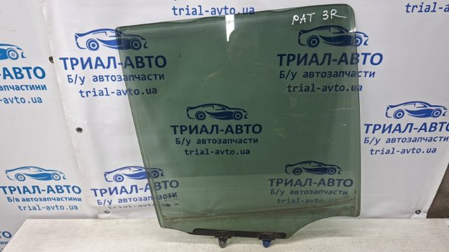 Стекло задней правой двери 82300EB305 NISSAN