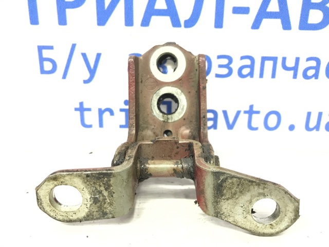 Петля задней правой двери 824001KA0A NISSAN