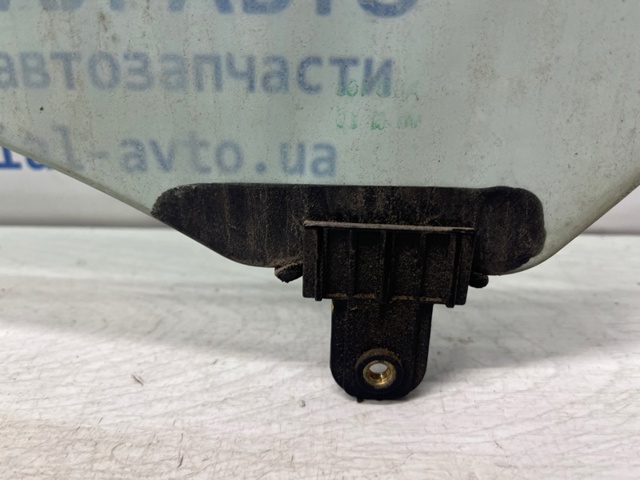 824112S000 Стекло двери передней левой купить Житомир