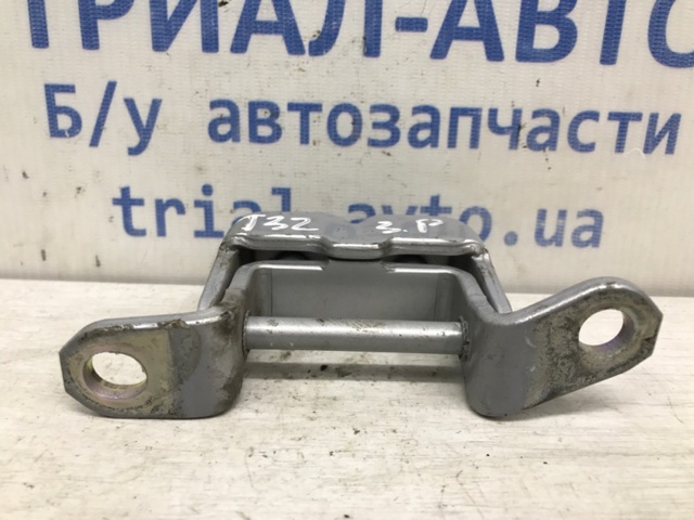 82420AG000 Петля двери задней правой купить Чернигов