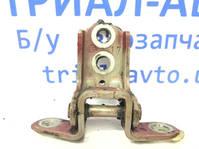 NISSAN 824211KA0A Петля двери передней правой в наличии Полтава