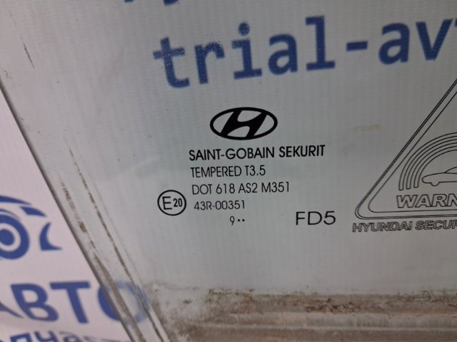 Стекло передней двери, правой 824212L010 HYUNDAI