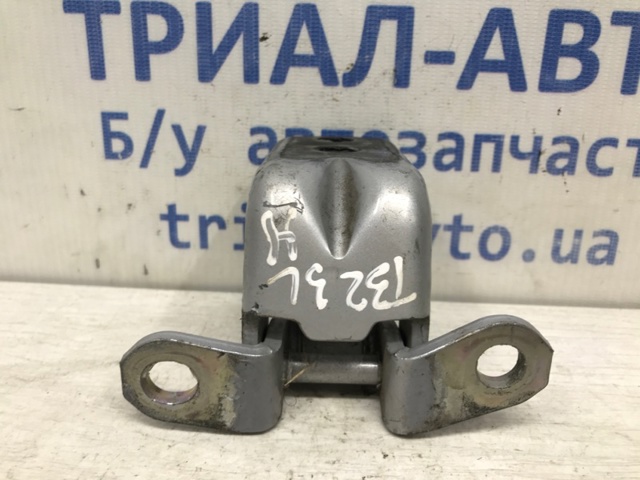 NISSAN 82421AG000 Петля двери задней левой в наличии Украина