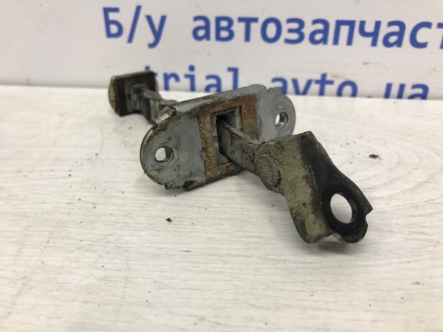 NISSAN 82430EA50A Ограничитель открывания двери задний правый в наличии Полтава
