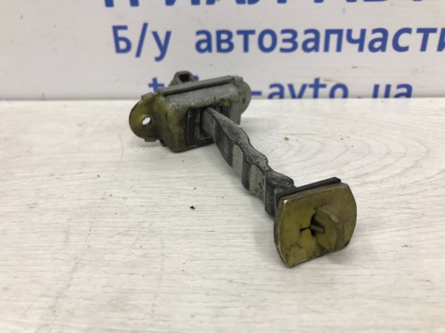NISSAN 82430EA50A Ограничитель открывания двери задний правый в наличии Полтава