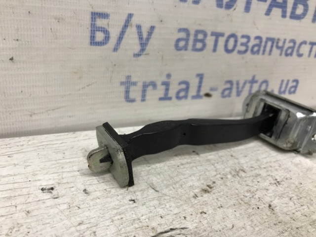 NISSAN 82430JG000 Ограничитель открывания двери задний в наличии Каменское