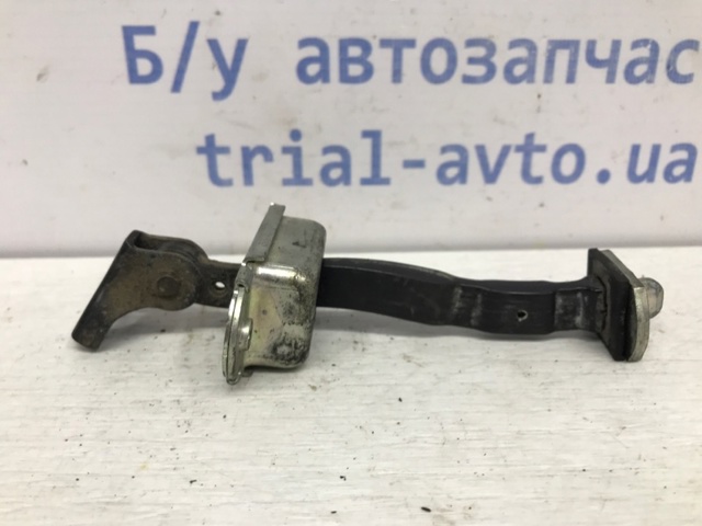 Ограничитель открывания задней двери 82430ZP60A NISSAN