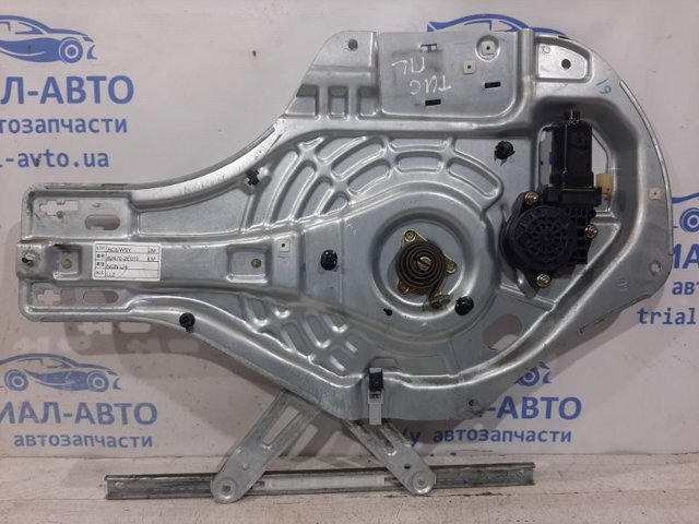 Мотор стеклоподъемника водительской двери 824502E000 HYUNDAI