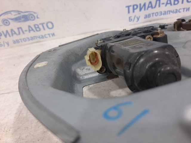 824502E000 HYUNDAI Мотор стеклоподъемника двери передней левой купить в Николаев