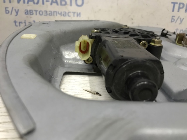 Стеклоподъемник с электродвигателем 824702E010 HYUNDAI