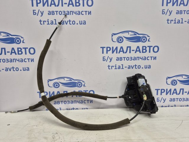 Замок задней правой двери  825004EA0B NISSAN