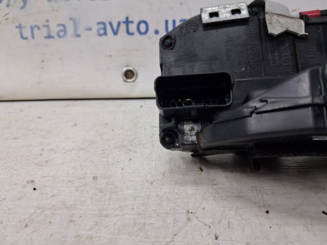 825004EA0B NISSAN Замок двери задней правой купить в Кривой Рог