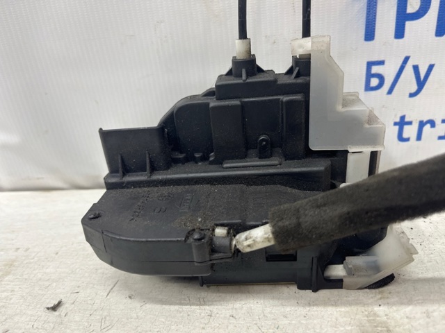 Замок двери задней левой 82501CL00A NISSAN