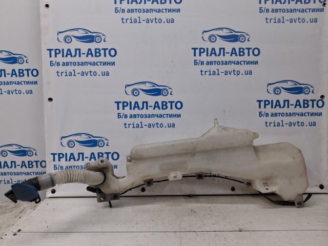 Бачок омывателя стекла 8260A105 MITSUBISHI