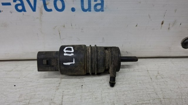 Моторчик омывателя переднего стекла 8260A109 MITSUBISHI