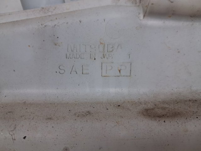 Бачок стеклоомывателя 8260A215 MITSUBISHI