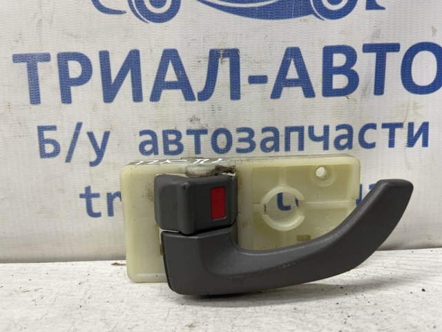 Ручка двери левой, внутренняя, перед/зад 826102E000LM HYUNDAI