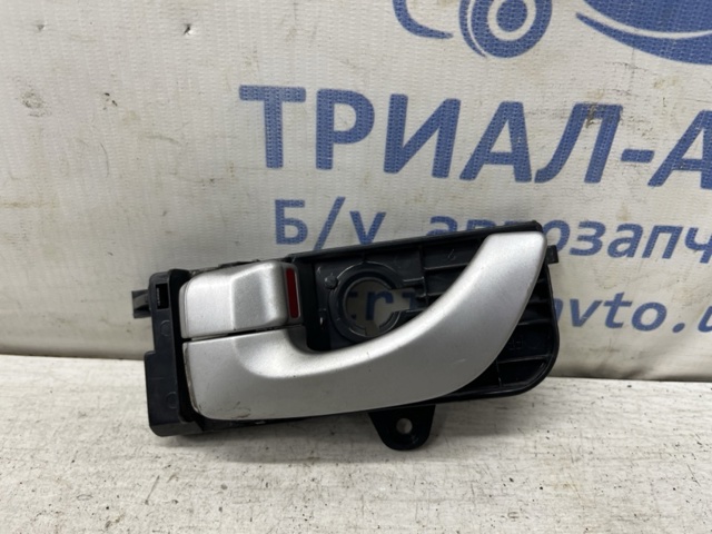 Дверная ручка внутренняя левая передняя/задняя 826103K020XZ HYUNDAI