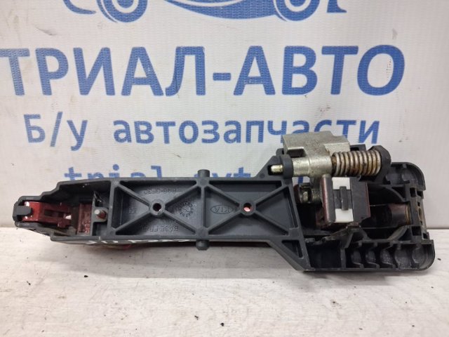 HYUNDAI 826511H010 Ручка двери правой наружная передняя/задняя в наличии Черновцы