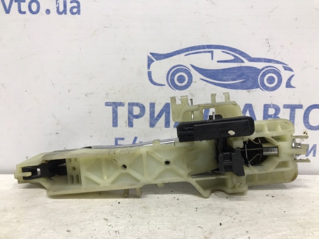 826513W010 Ручка двери левой наружная передняя/задняя купить Павлоград