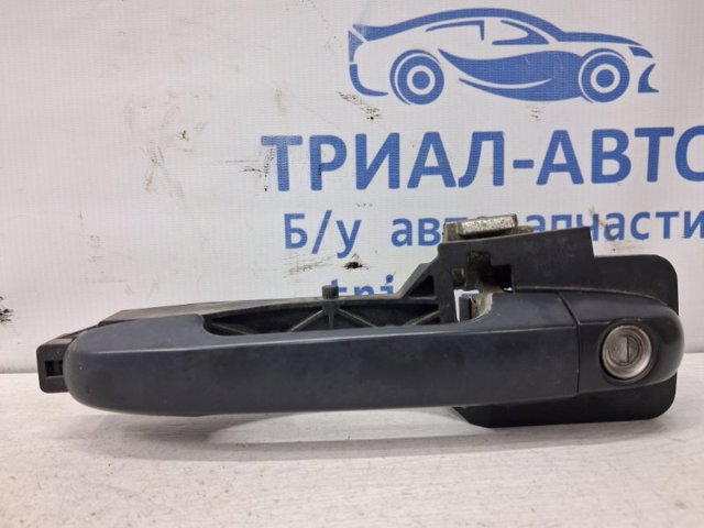 Держатель наружной ручки двери, левых дверей 826551H000 HYUNDAI