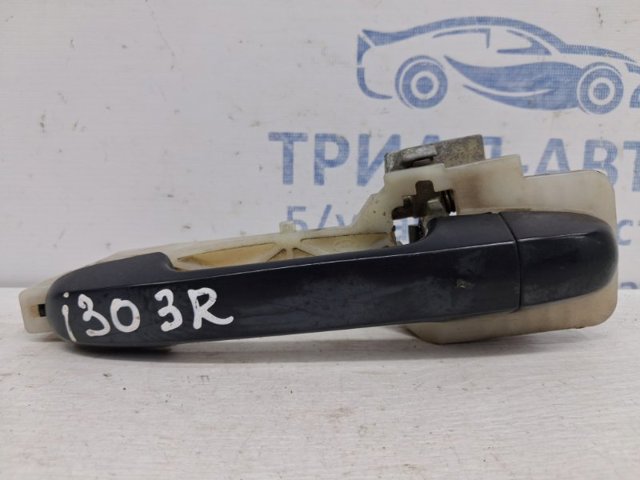 Держатель наружной ручки двери, передней правой 826652H000 HYUNDAI