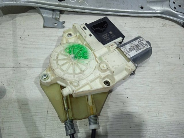 827306548R Мотор стеклоподъемника двери задней правой купить Ирпень