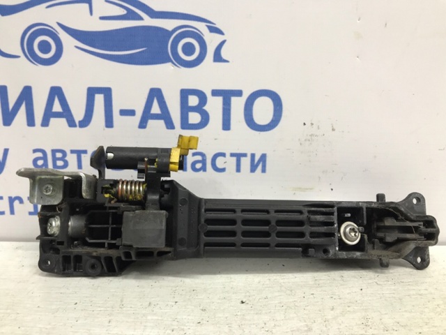 SUZUKI 8283163J10 Держатель наружной ручки двери задней правой в наличии Тернополь