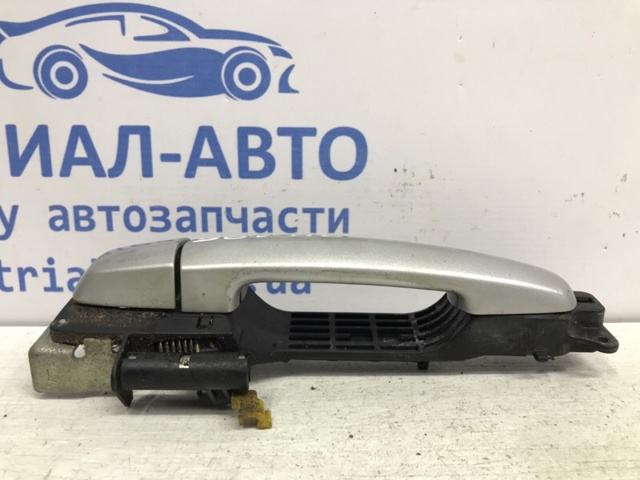 SUZUKI 8283163J10 Держатель наружной ручки двери задней правой в наличии Ужгород