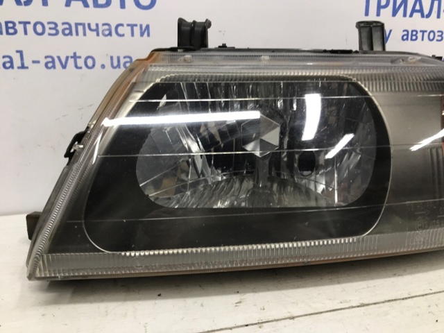 MITSUBISHI 8301A365 Фара левая в наличии Ужгород