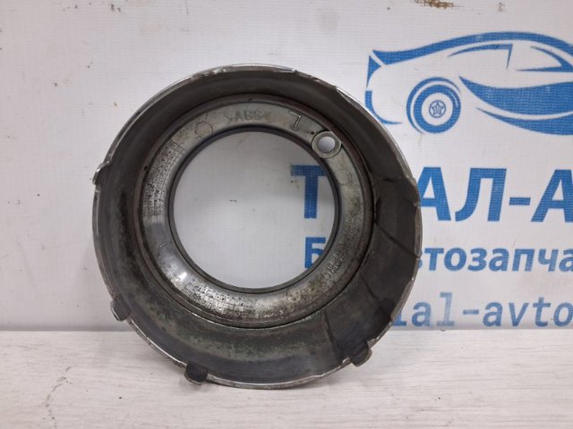 Оправа туманки 8321A289 MITSUBISHI