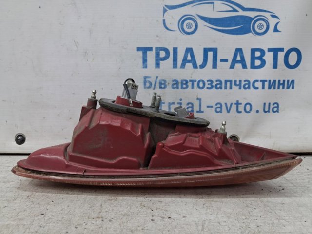 8330A112 MITSUBISHI Фонарь задний правый внутренний купить в Ровно