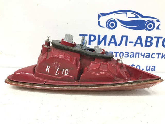 MITSUBISHI 8337A046 Фонарь задний правый внутренний в наличии Ужгород