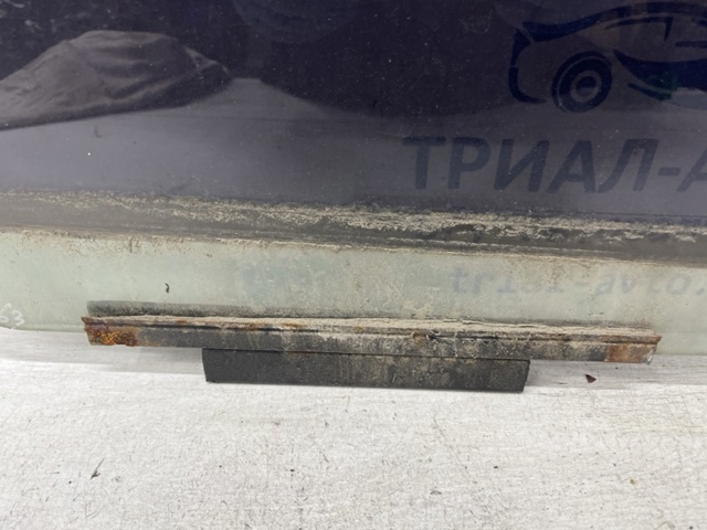 Стекло задней двери, правой 834201C010 HYUNDAI