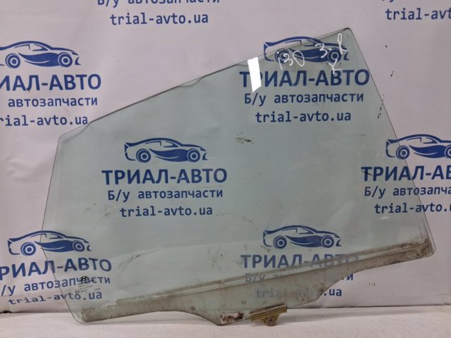 Стекло задней двери, правой 834202L010 HYUNDAI