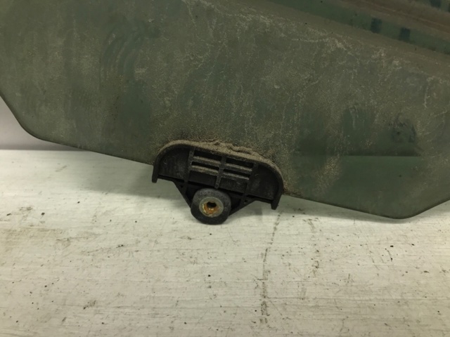 834211H500 HYUNDAI Стекло двери задней правой купить в Сумы
