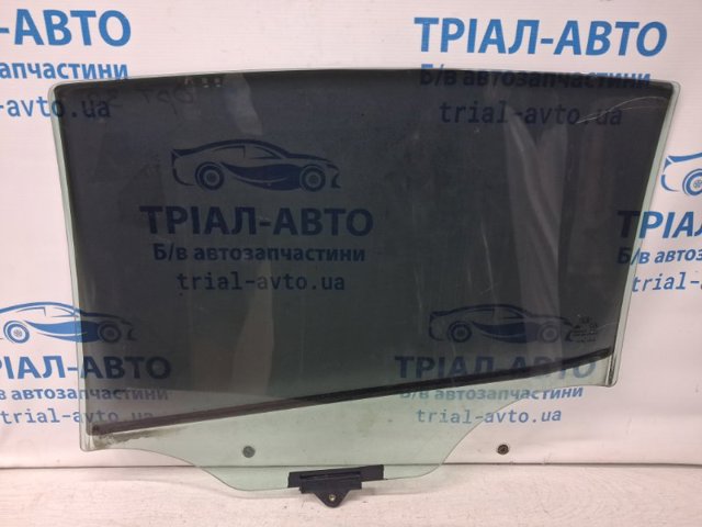 HYUNDAI 834212T010 Стекло двери задней правой в наличии Чернигов