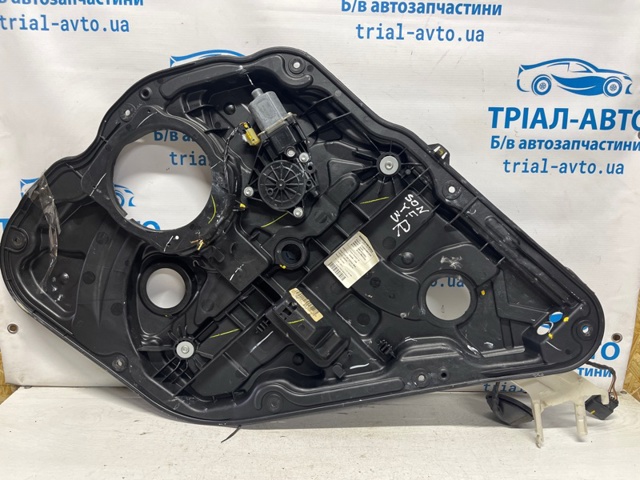 Стеклоподъемник задней правой двери 834813Q000 HYUNDAI