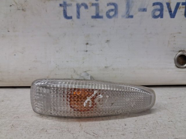 Повторитель поворота в крыло 8351A039 MITSUBISHI