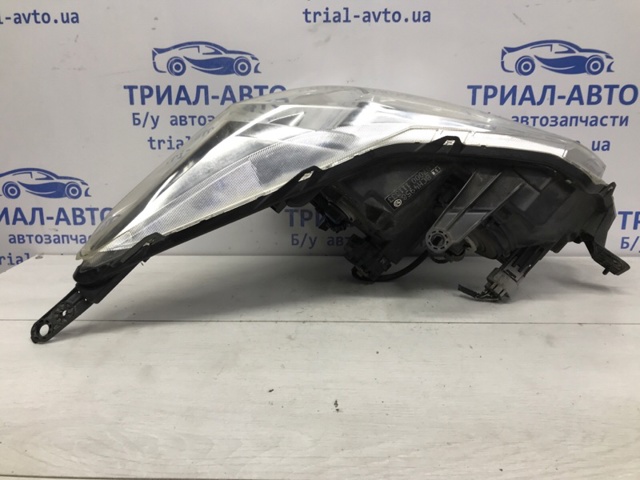 SUBARU 84001SG090 Левая фара в наличии Николаев